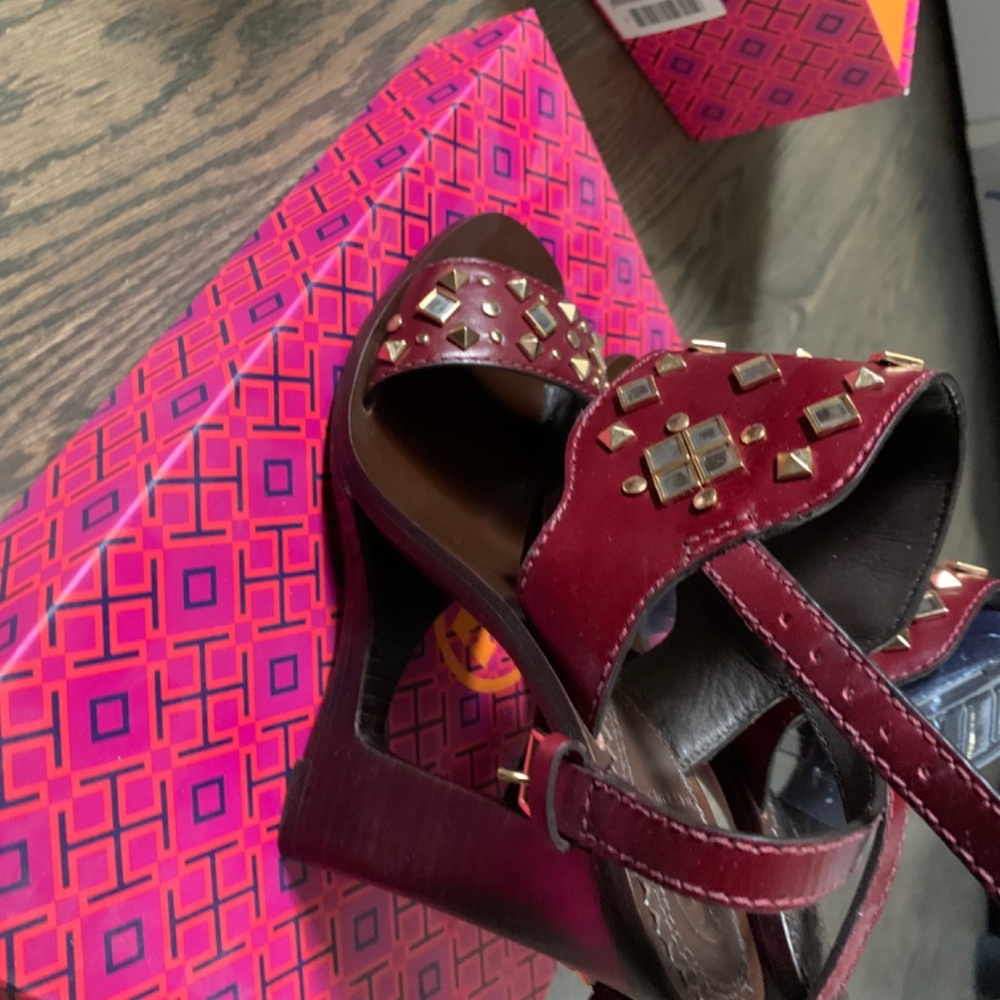 Shoes - Picture 2 of 3